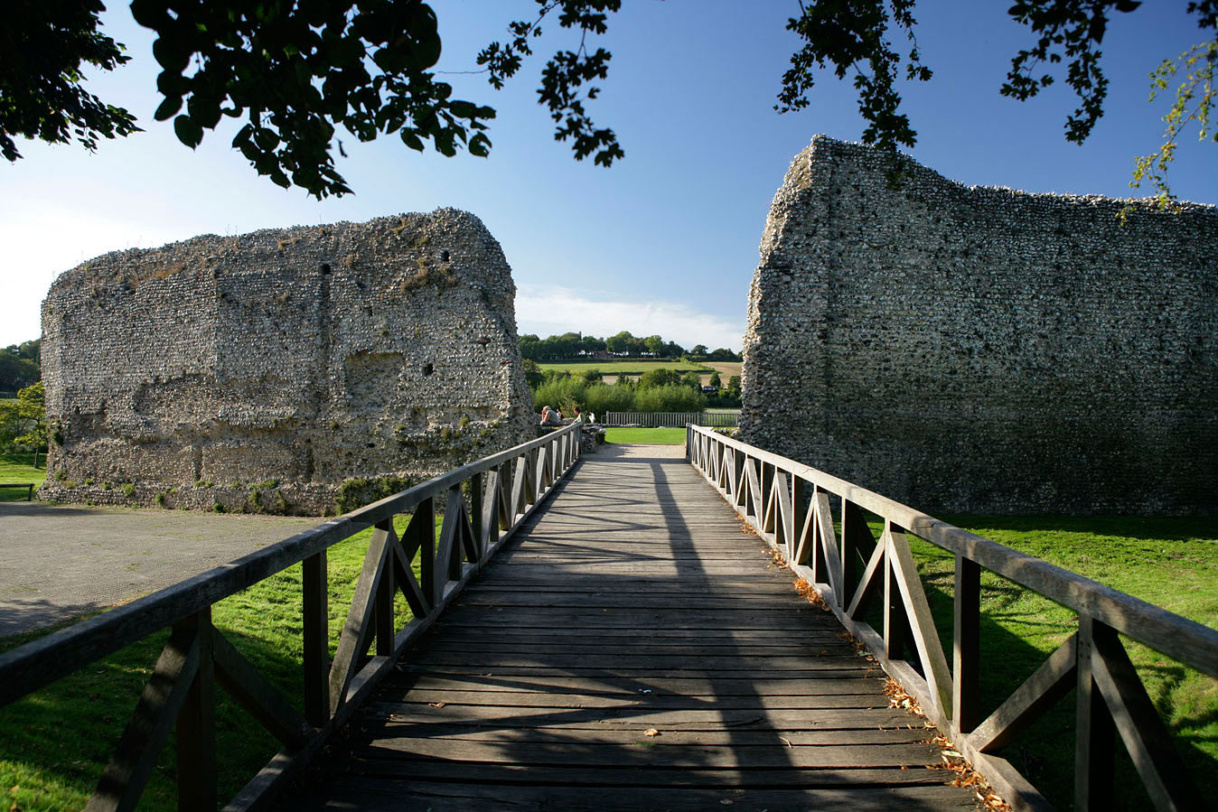 Ruin flint wall of Eynsford Castle